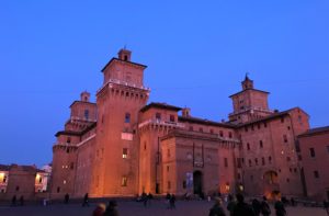 Ferrara: Città D'arte, Storia, Cultura E Biciclette-Girovaga Inside